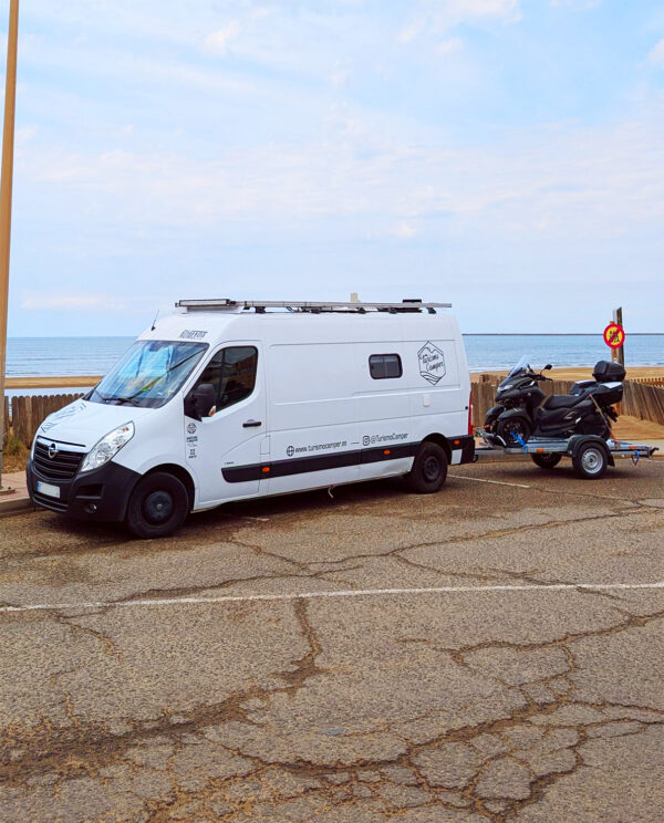 Camper en la costa