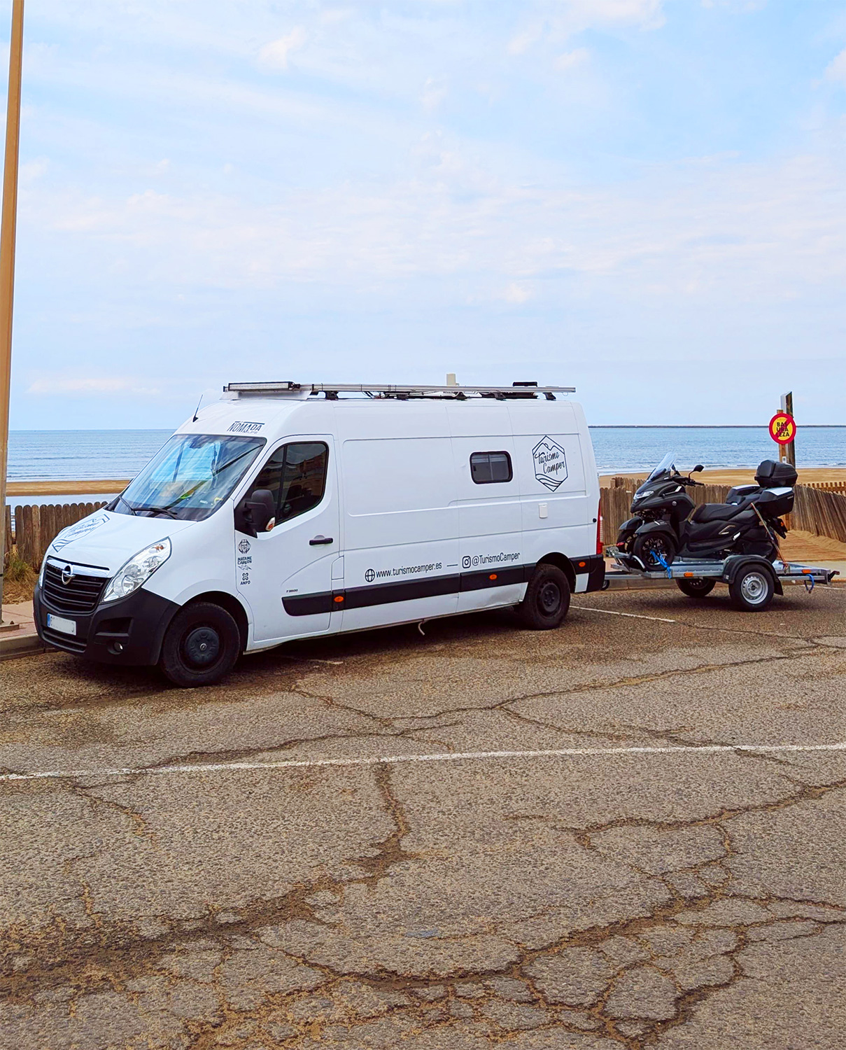 Camper en la costa